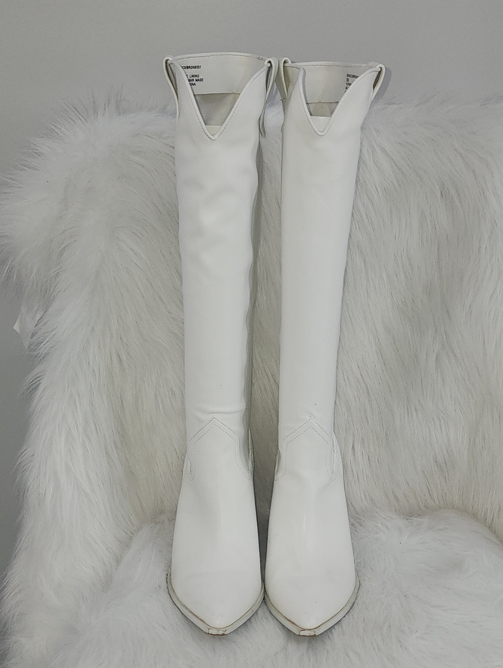Steve Madden All White Bronco Knee High Boots, Size 9M - Picture 12 of 13